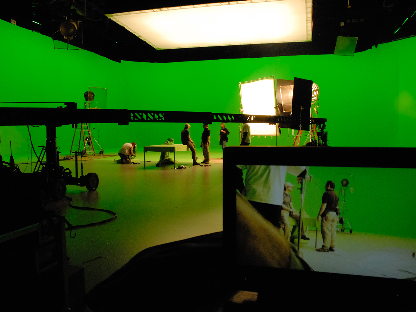 A GREEN SCREEN SPACE