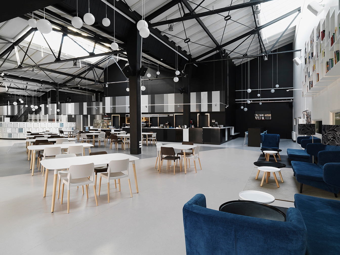 MEETING ROOM 01